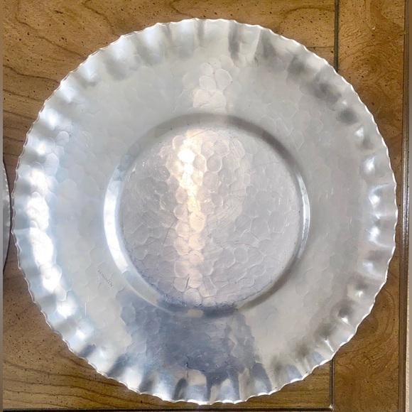 Elegant Designed Aluminum Floral Embossed Charger Plates. Vintage. Large sizes - Picture 5 of 7